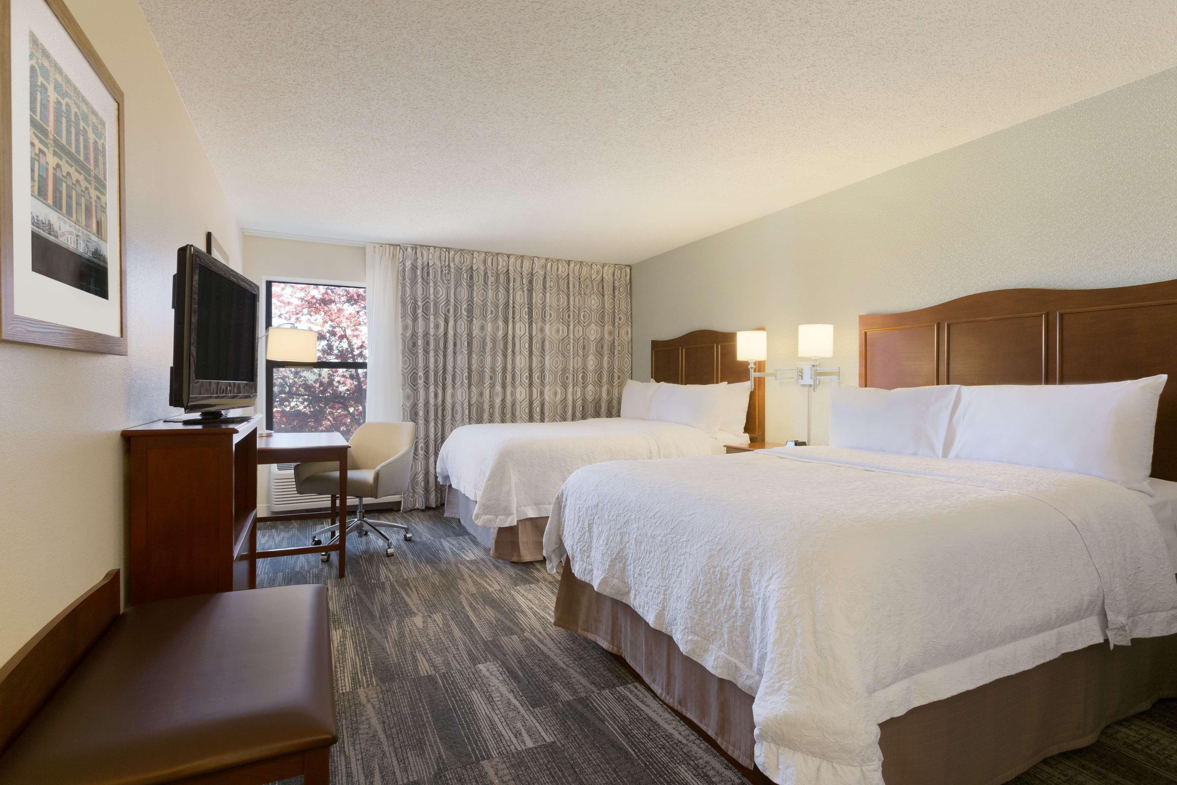 Hampton Inn Zanesville Bagian luar foto