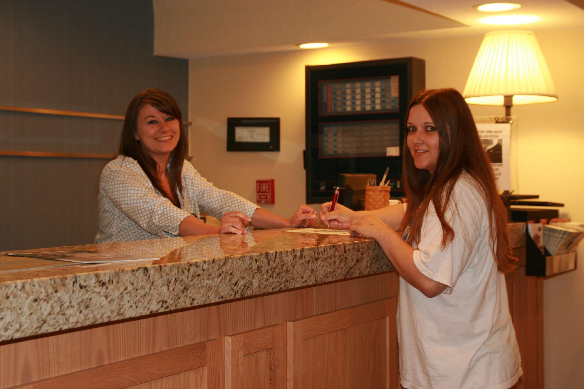 Hampton Inn Zanesville Bagian luar foto
