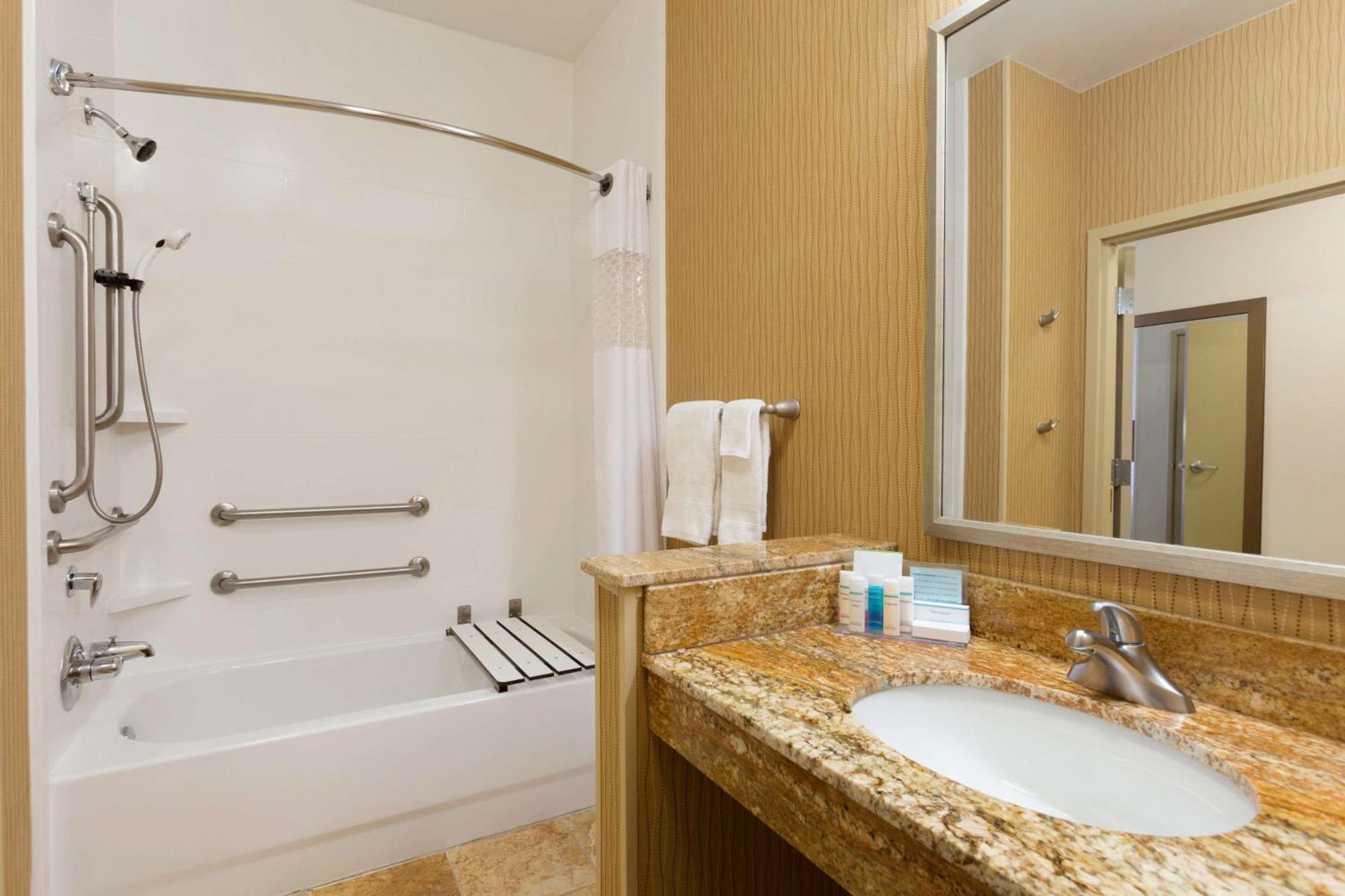 Hampton Inn Zanesville Bagian luar foto