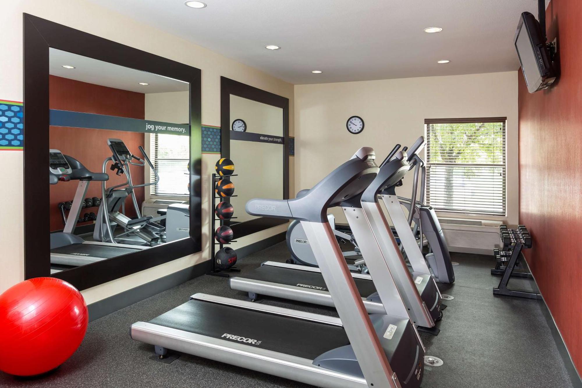 Hampton Inn Zanesville Bagian luar foto