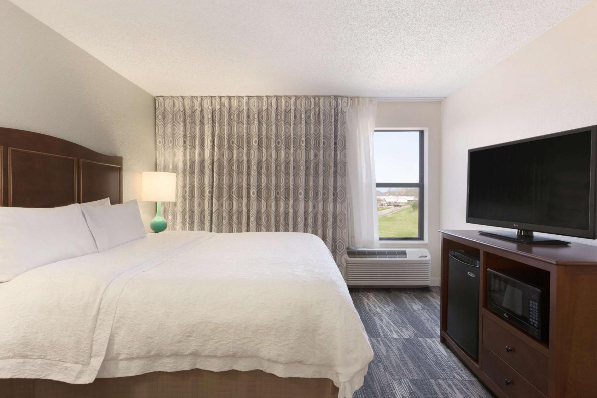 Hampton Inn Zanesville Bagian luar foto