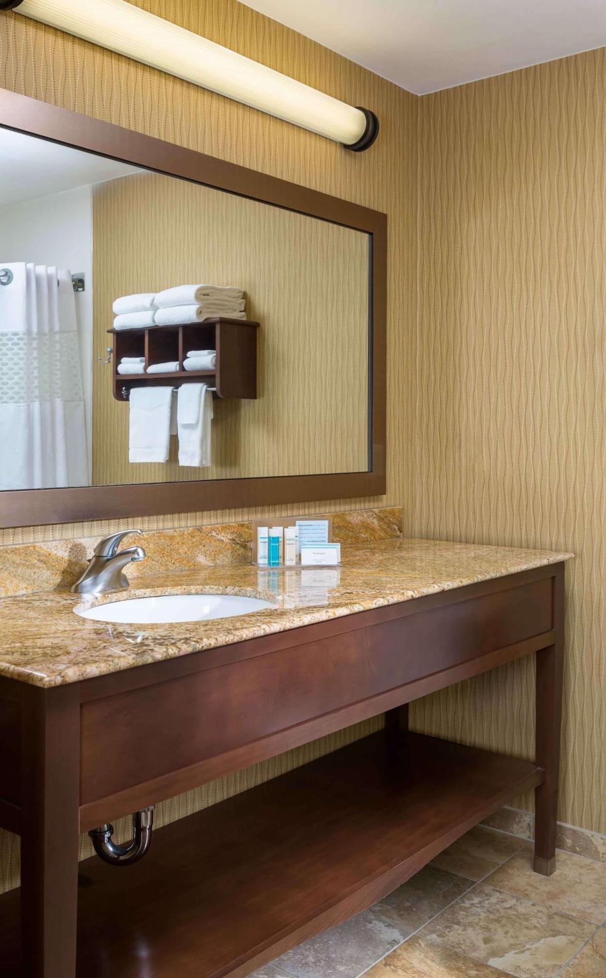 Hampton Inn Zanesville Bagian luar foto