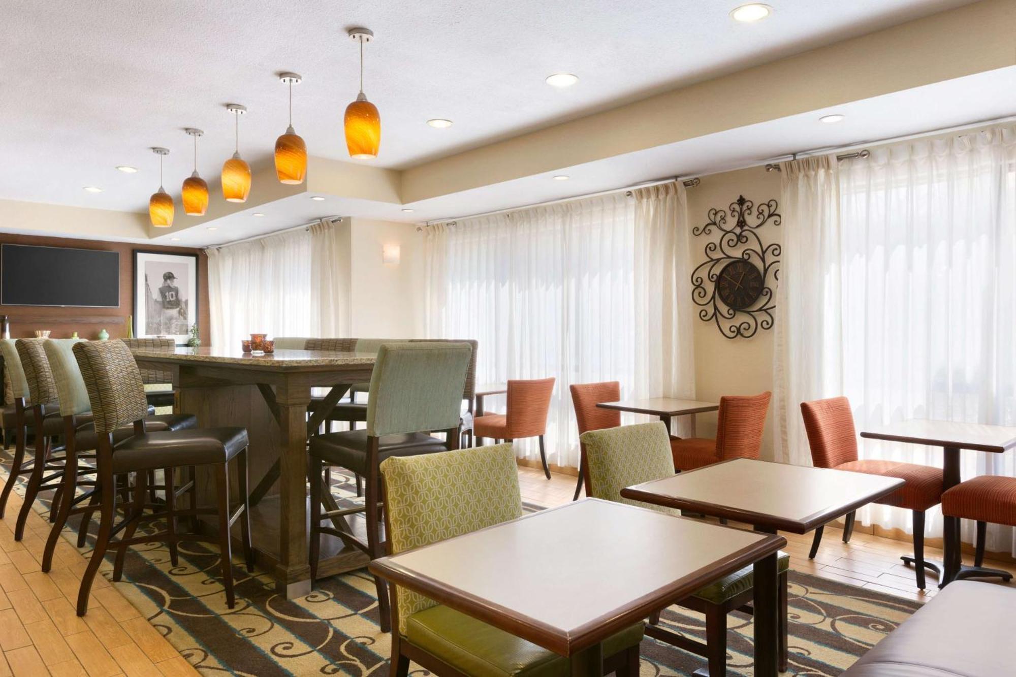 Hampton Inn Zanesville Bagian luar foto