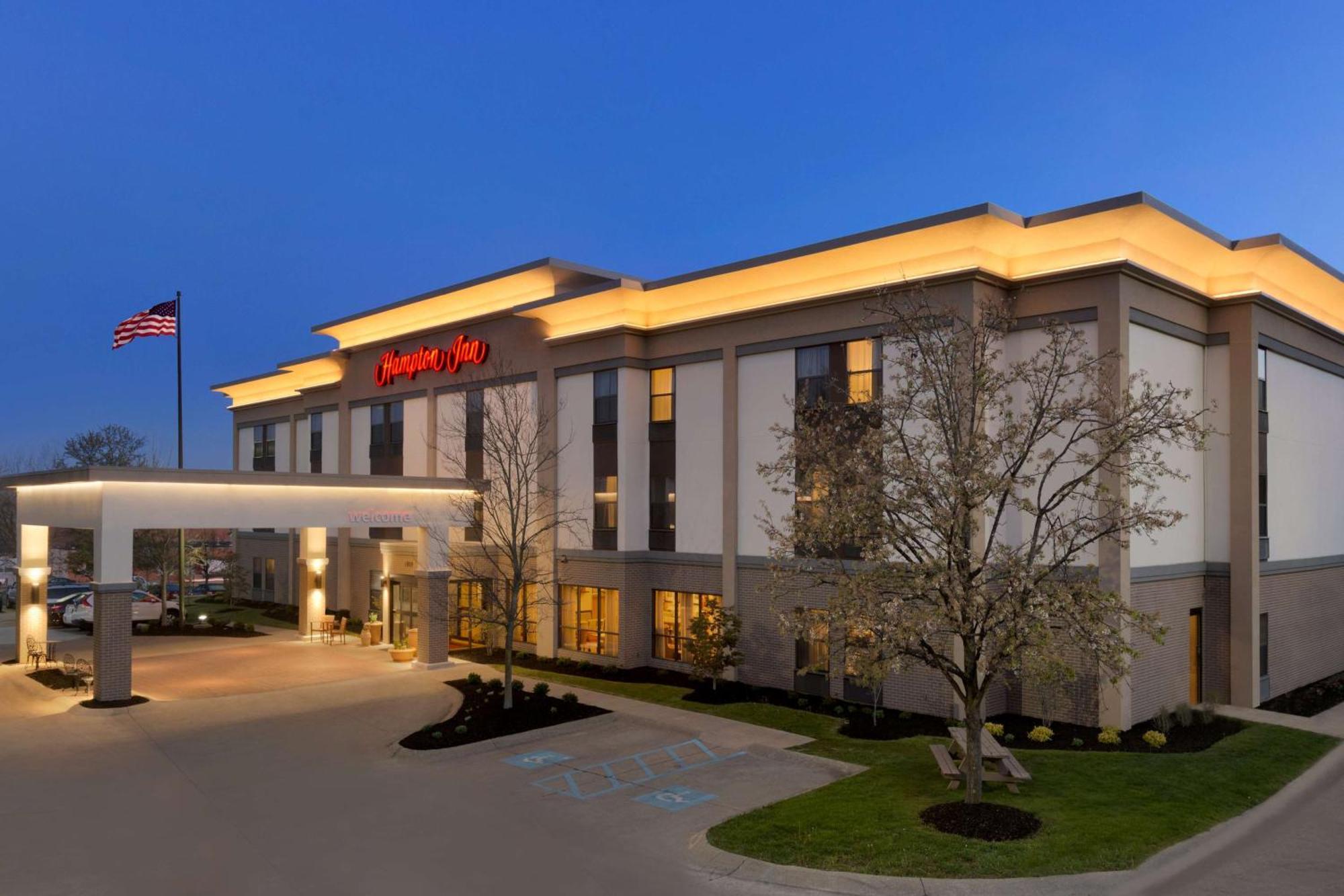 Hampton Inn Zanesville Bagian luar foto