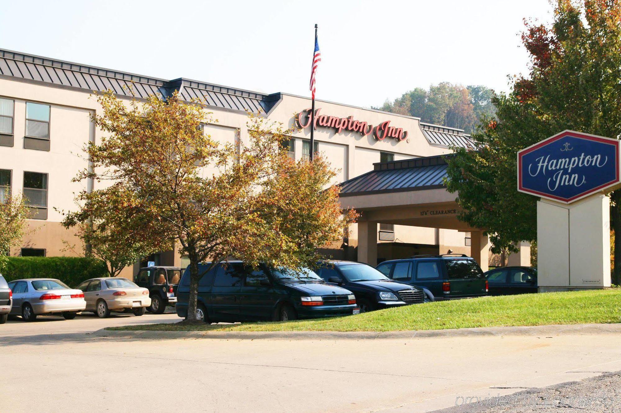 Hampton Inn Zanesville Bagian luar foto