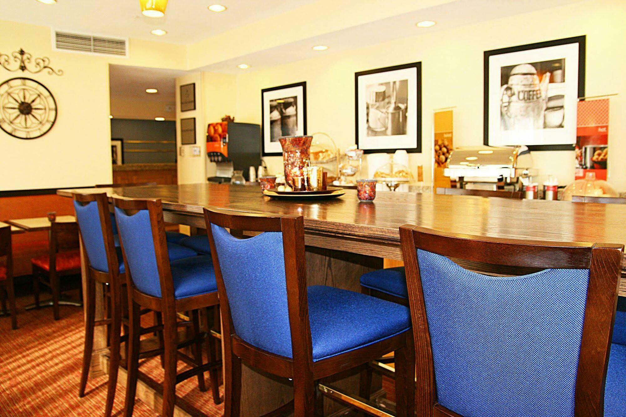 Hampton Inn Zanesville Restoran foto