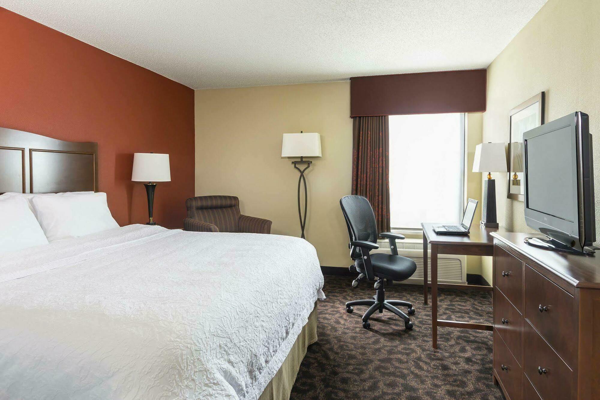 Hampton Inn Zanesville Bagian luar foto